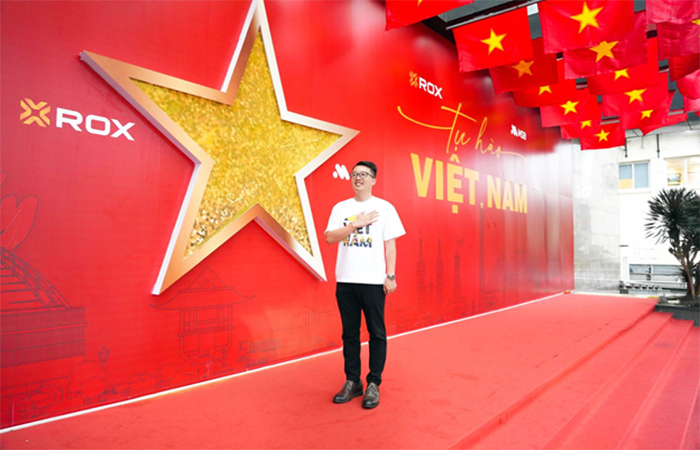 Check-in cùng bức tường Tự hào Việt Nam trên đường Nguyễn Chí Thanh -1