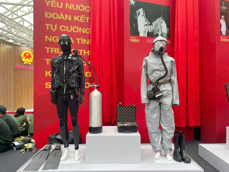 Những hiện vật lưu dấu 80 năm xây dựng và trưởng thành lực lượng CAND -0