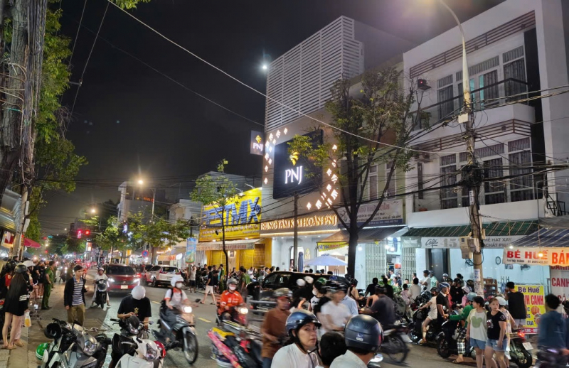 Quyết liệt truy bắt đối tượng cướp tại Trung tâm kim hoàn PNJ -0