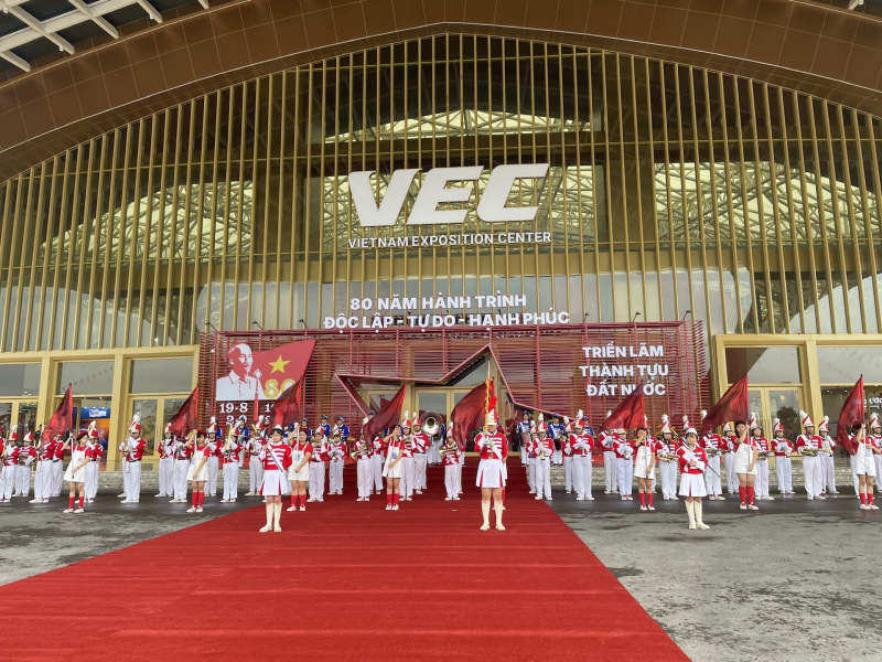 Nhiều hoạt động đặc sắc, hấp dẫn tại Triển lãm Thành tựu Đất nước -0