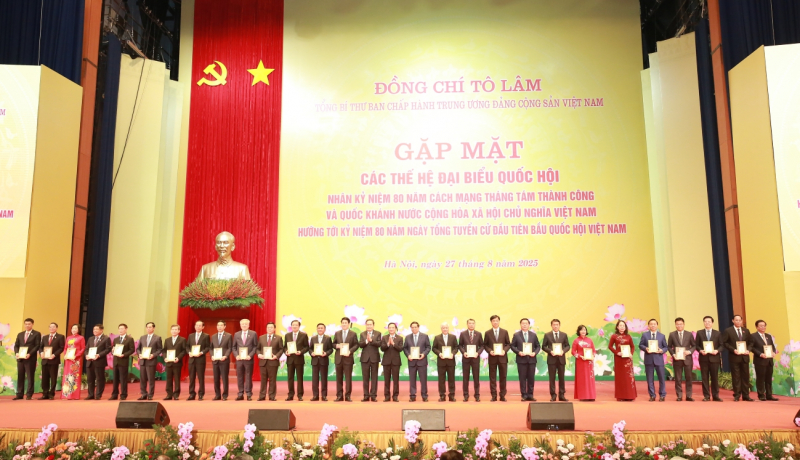 Các đại biểu Quốc hội góp là những cột mốc định hình tầm vóc Quốc hội Việt Nam -0