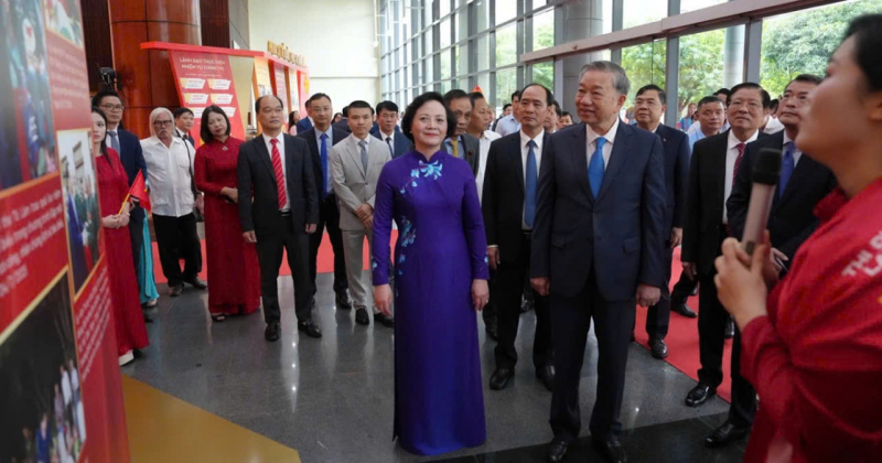 Tổng Bí thư Tô Lâm trao tặng Huân chương Lao động hạng Nhất cho Bộ Nội vụ -0