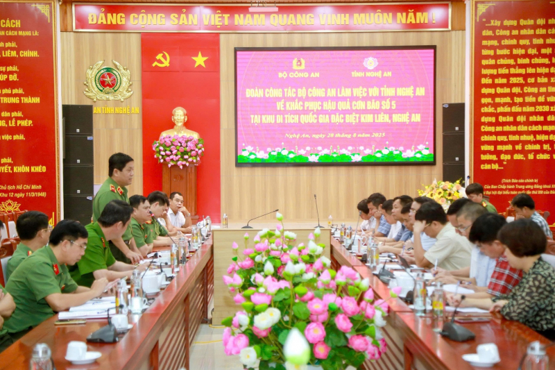 Đoàn công tác Bộ Công an chỉ đạo công tác khắc phục hậu quả cơn bão số 5 tại Khu di tích Quốc gia đặc biệt Kim Liên -0