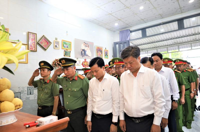 Trao Bằng Tổ quốc ghi công đối với Liệt sĩ Nguyễn Văn Kha -0