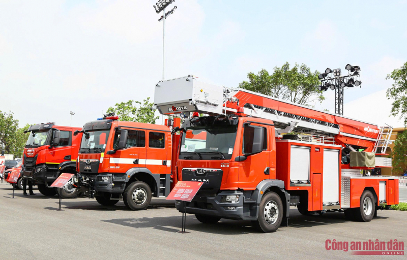 Dàn khí tài, xe chuyên dụng của CAND và QĐND tại Triển lãm Thành tựu đất nước -0
