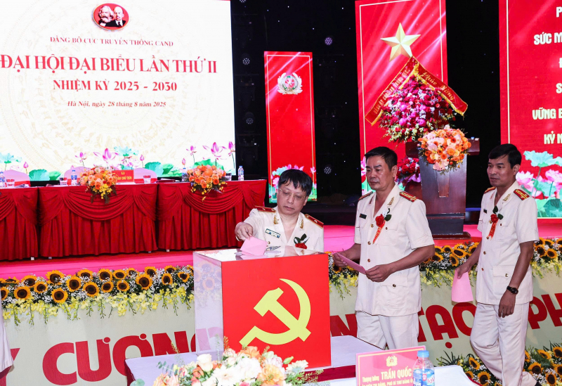 Đoàn kết, sáng tạo, xây dựng Đảng bộ Cục Truyền thông CAND ngày càng phát triển -2