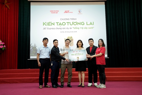 J&T Express hưởng ứng phong trào trồng cây trong dịp kỷ niệm 80 năm Cách mạng Tháng Tám và Quốc khánh 2/9 -0