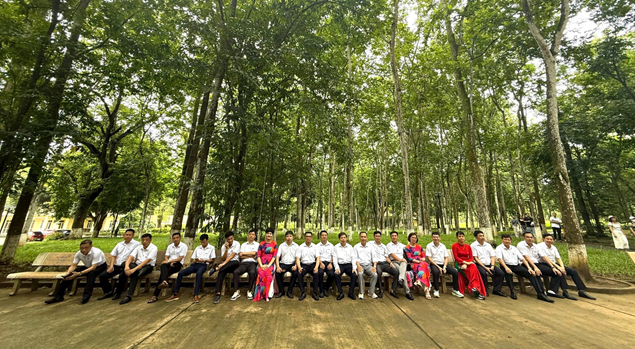 Đảng ủy Công ty cổ phần Nhiệt điện Quảng Ninh tổ chức chương trình Về nguồn năm 2025 -3