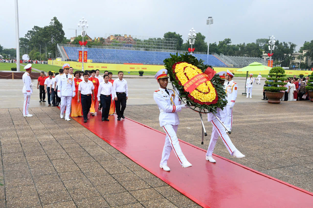 Đảng ủy Công ty cổ phần Nhiệt điện Quảng Ninh tổ chức chương trình Về nguồn năm 2025 -0