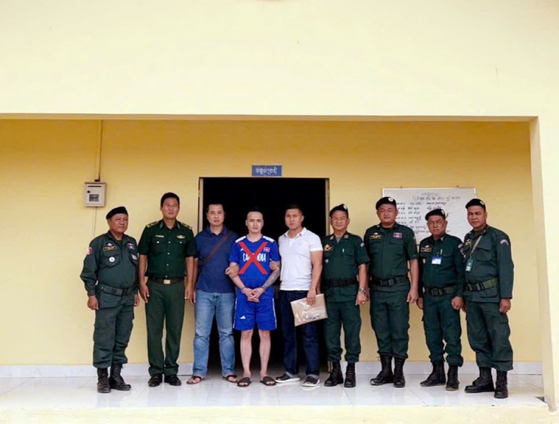 Bắt đối tượng cầm đầu băng nhóm giả danh cán bộ tư pháp lừa đảo -0