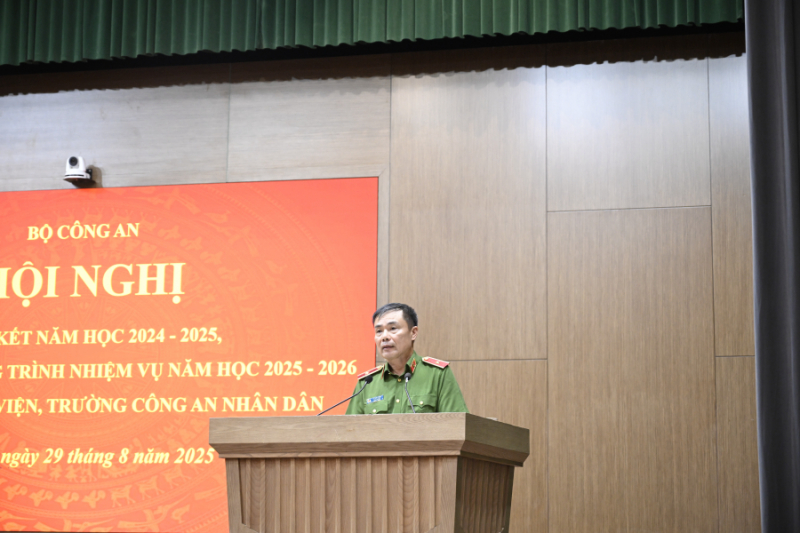 Đổi mới chương trình, giáo trình và tài liệu dạy học phù hợp với mô hình tổ chức mới trong CAND -0