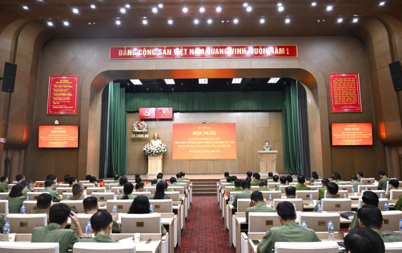 Đổi mới chương trình và phương pháp giảng dạy phù hợp với mô hình tổ chức mới trong CAND -0