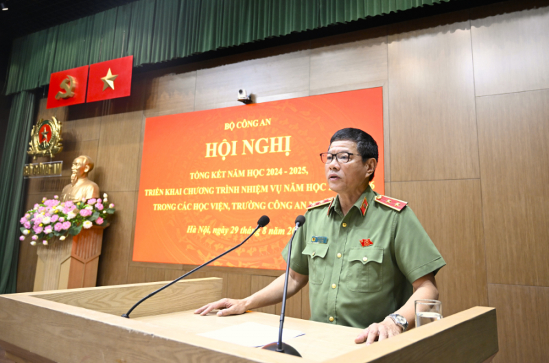 Đổi mới chương trình, giáo trình và tài liệu dạy học phù hợp với mô hình tổ chức mới trong CAND -0