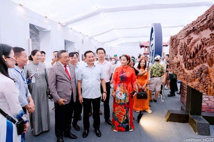  Thông điệp về một Hà Nội bản lĩnh, cởi mở, sẵn sàng vươn ra thế giới -0