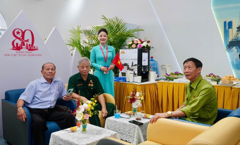 Dấu ấn Vietnam Airlines tại Triển lãm Thành tựu đất nước -0