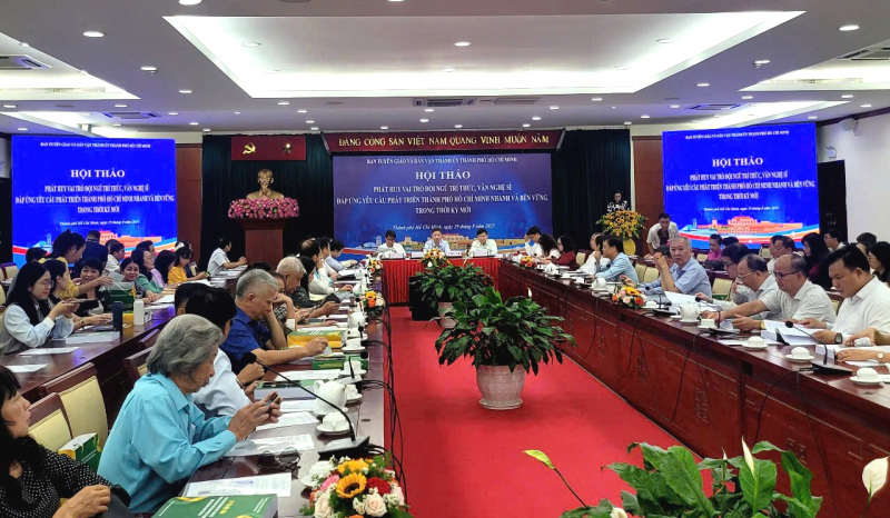 TP Hồ Chí Minh lắng nghe, tiếp thu ý kiến, hiến kế của đội ngũ trí thức, văn nghệ sĩ  -3