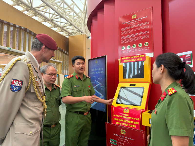 VNeID – Hành trình số hóa mang quà đến từng người dân -0