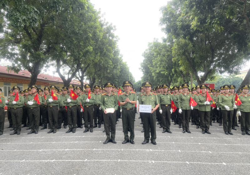 Bộ Công an động viên -0