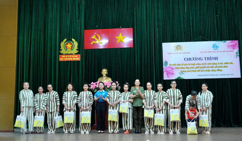 Công an TP Hồ Chí Minh tư vấn tâm lý, xóa bỏ mặc cảm cho người tái hòa nhập cộng đồng -9