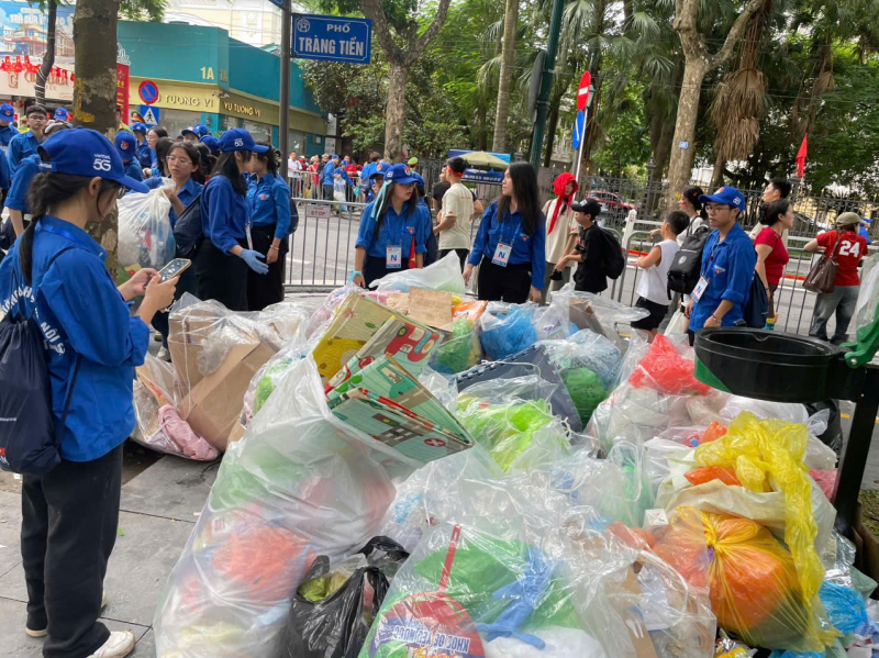 284f0b2e9e45151b4c54.jpg -0