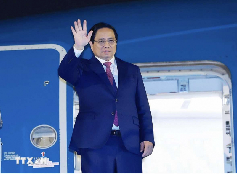 Thủ tướng lên đường tham dự Hội nghị Thượng đỉnh SCO và làm việc tại Trung Quốc -0