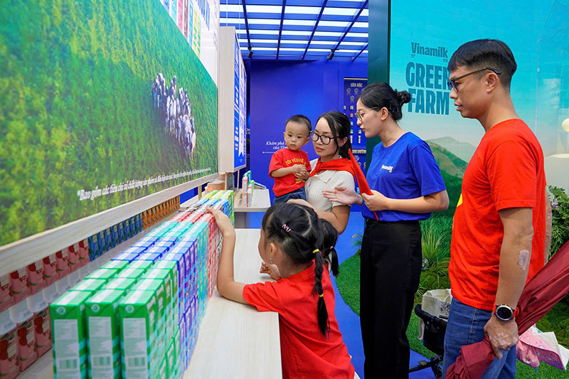 Không gian trưng bày và trải nghiệm của Vinamilk hút khách tại Triển lãm thành tựu đất nước 80 năm -0