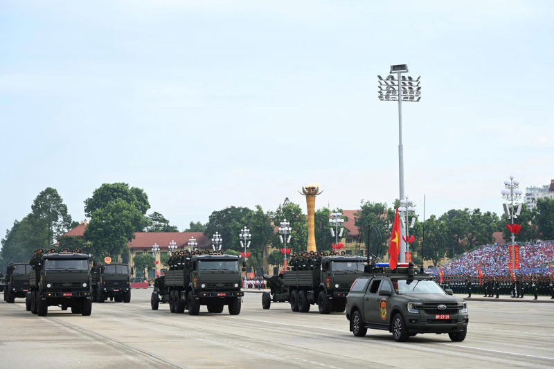 Cận cảnh các khối diễu binh hùng hậu của lực lượng CAND tại Lễ tổng duyệt A80 -4