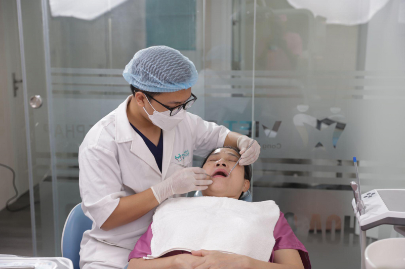 Trồng răng implant “dưới chuẩn” –  Cảnh báo hậu quả tiêu xương, nhiễm trùng và mất xương hàm -0