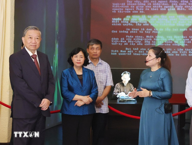 Tổng Bí thư Tô Lâm dâng hương tại Di tích số 48 Hàng Ngang -0