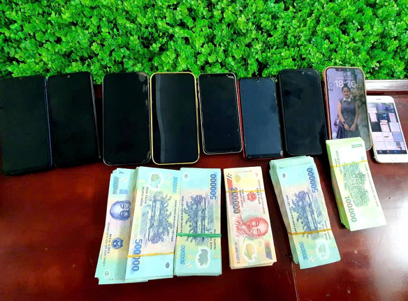 Triệt xoá đường dây đánh bạc hơn 45 tỷ đồng do 2 nữ quái cầm đầu -0