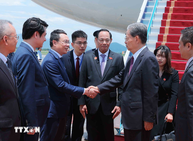 Ủy viên trưởng Nhân đại toàn quốc Trung Quốc bắt đầu thăm chính thức Việt Nam -0