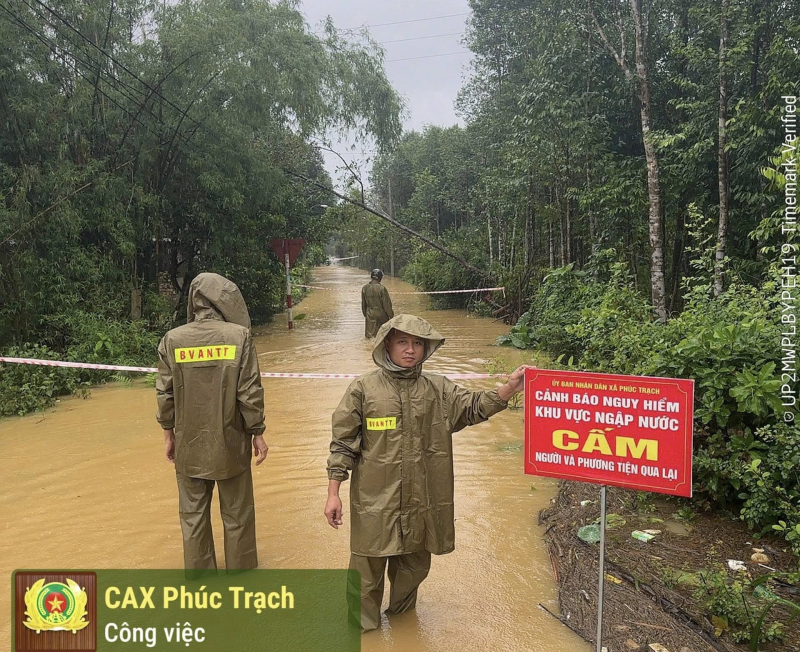 Sau bão, người dân xứ Nghệ lại gồng mình với lũ lụt -0