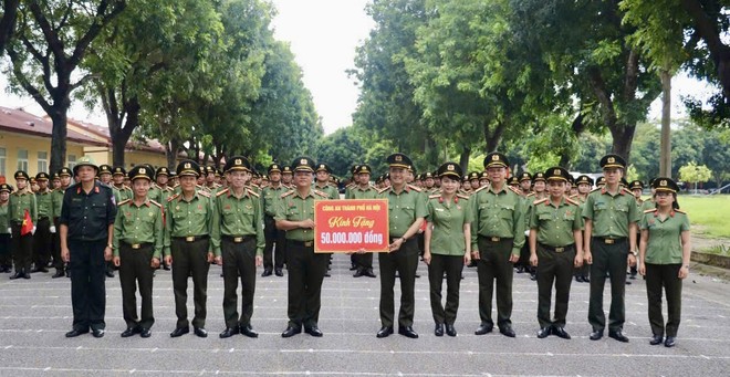 Lãnh đạo Công an thành phố thăm, động viên khối Cựu CAND Việt Nam tham gia diễu binh, diễu hành A80 -0