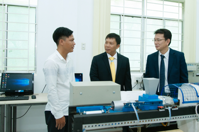 Trường Đại học Trà Vinh có thêm 3 ngành kỹ thuật đạt kiểm định ABET (Hoa Kỳ) -0