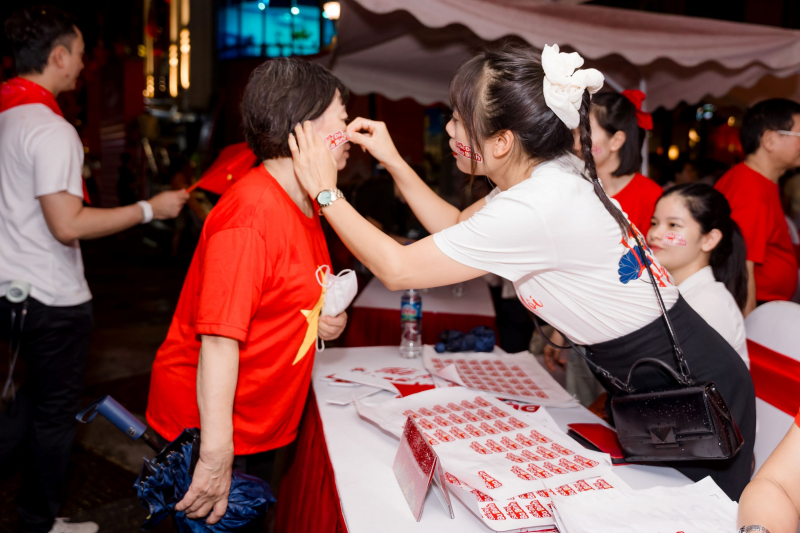 “Sắc đỏ Ba Đình” rực rỡ mừng đại lễ, khẳng định “Hà Nội – Đến để yêu” -0