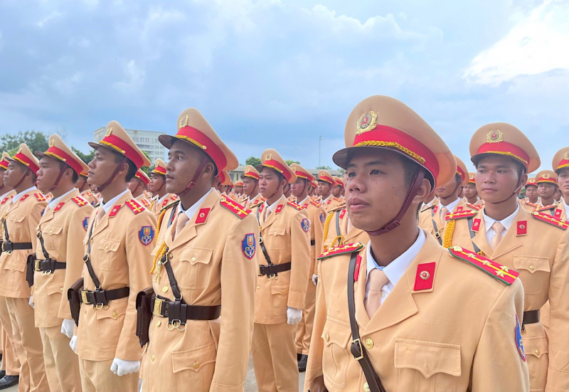 Nhận tin mẹ mất đột ngột, chiến sĩ Cảnh sát cơ động nén đau thương hoàn thành nhiệm vụ A80 -0
