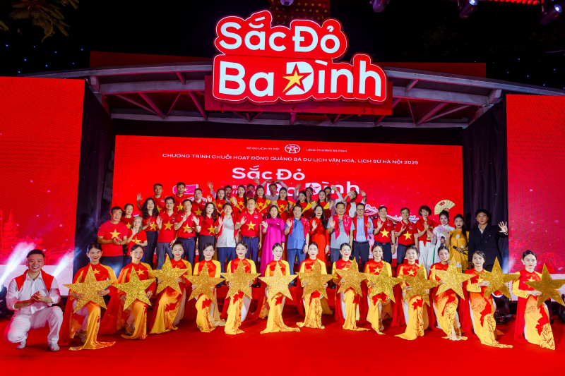 “Sắc đỏ Ba Đình” rực rỡ mừng đại lễ, khẳng định “Hà Nội – Đến để yêu” -1