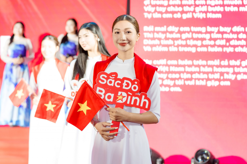 “Sắc đỏ Ba Đình” rực rỡ mừng đại lễ, khẳng định “Hà Nội – Đến để yêu” -8