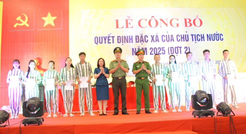 Các Trại giam ở Thanh Hoá đồng loạt công bố Quyết định đặc xá: Cánh cửa trở về mở ra từ lòng nhân ái -0