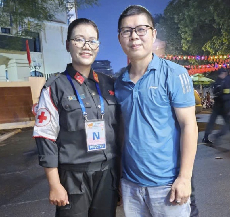 Nữ sĩ quan cảnh sát cơ động 4 tháng xa con phục vụ A80 -0