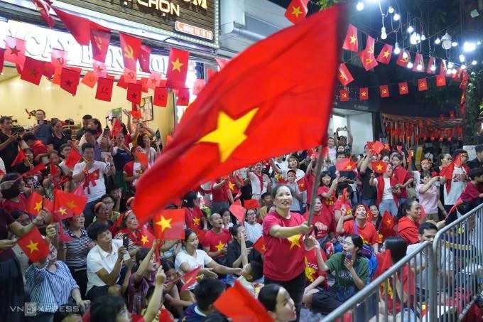 Mãi tự hào là người con đất Việt -0