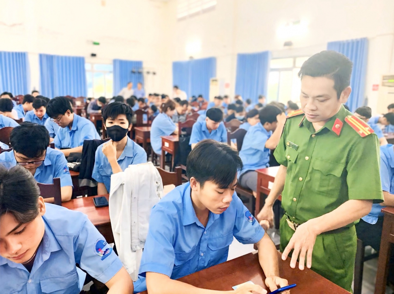 Công an Cà Mau tăng cường truyền thông chính sách trong phổ biến pháp luật -0