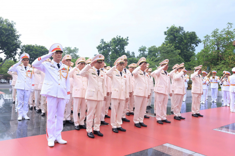 Lãnh đạo Đảng, Nhà nước, Bộ Công an viếng Chủ tịch Hồ Chí Minh -0