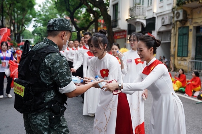 Gần 1 triệu sản phẩm Vinamik tiếp sức cho đại lễ -1