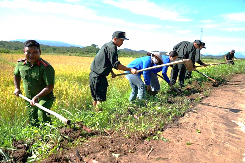 Nghĩa tình La Dạ -0