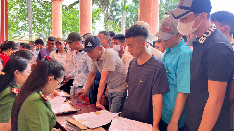 Trại giam Xuân Lộc trao Quyết định đặc xá của Chủ tịch nước cho 317 phạm nhân  -0