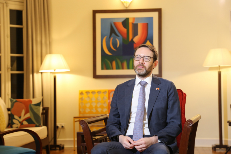 Vietnam a beacon of progress for developing nations: Laos and UK Ambassadors -0