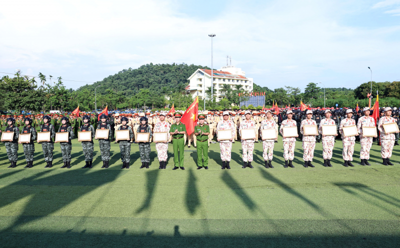 Khí phách CAND trong ngày hội lớn của dân tộc -4