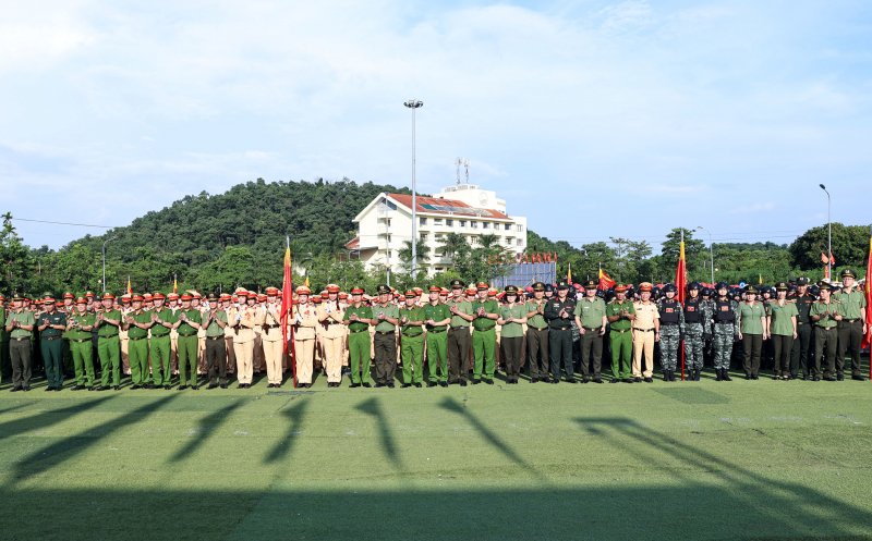 Khí phách CAND trong ngày hội lớn của dân tộc -0