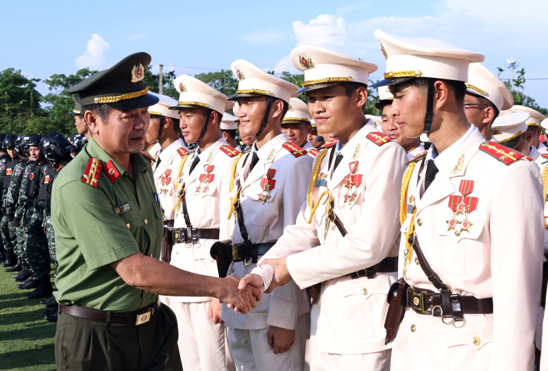 Khí phách CAND trong ngày hội lớn của dân tộc -7